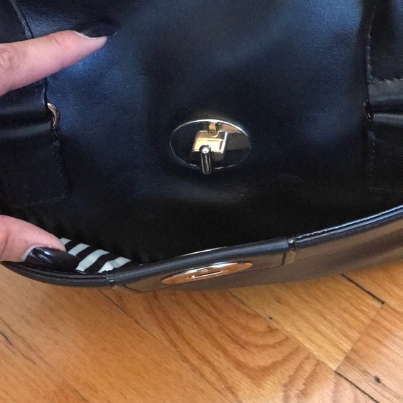 KATE SPADE LEATHER PURSE/TRAVEL BAG - Picture 3 of 8